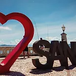Hello Home House - com saída na praia
