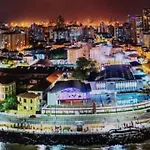 Hello Home House - com saída na praia